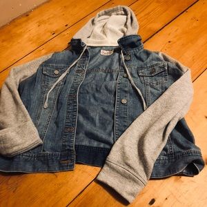 Jean jacket with fabric Hood and sleeves X large youth great condition